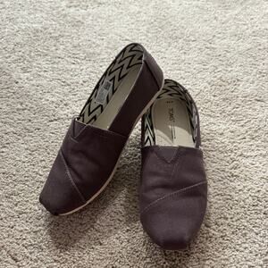 Toms Alpargata Slip On Shoes Women's Size 6.5 Closed Toes Easy On & Off Brown